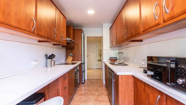3 makuuhuone Huoneisto myytävänä paikassa Lomas De Marbella, Marbella mukana uima-altaan - 845 000 € (Ref: 9904293)