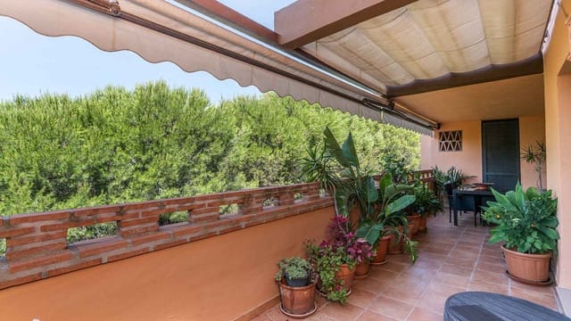 3 makuuhuone Huoneisto myytävänä paikassa Lomas De Marbella, Marbella mukana uima-altaan - 845 000 € (Ref: 9904293)