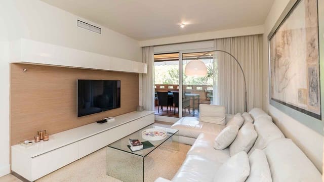 3 makuuhuone Huoneisto myytävänä paikassa Lomas De Marbella, Marbella mukana uima-altaan - 845 000 € (Ref: 9904293)