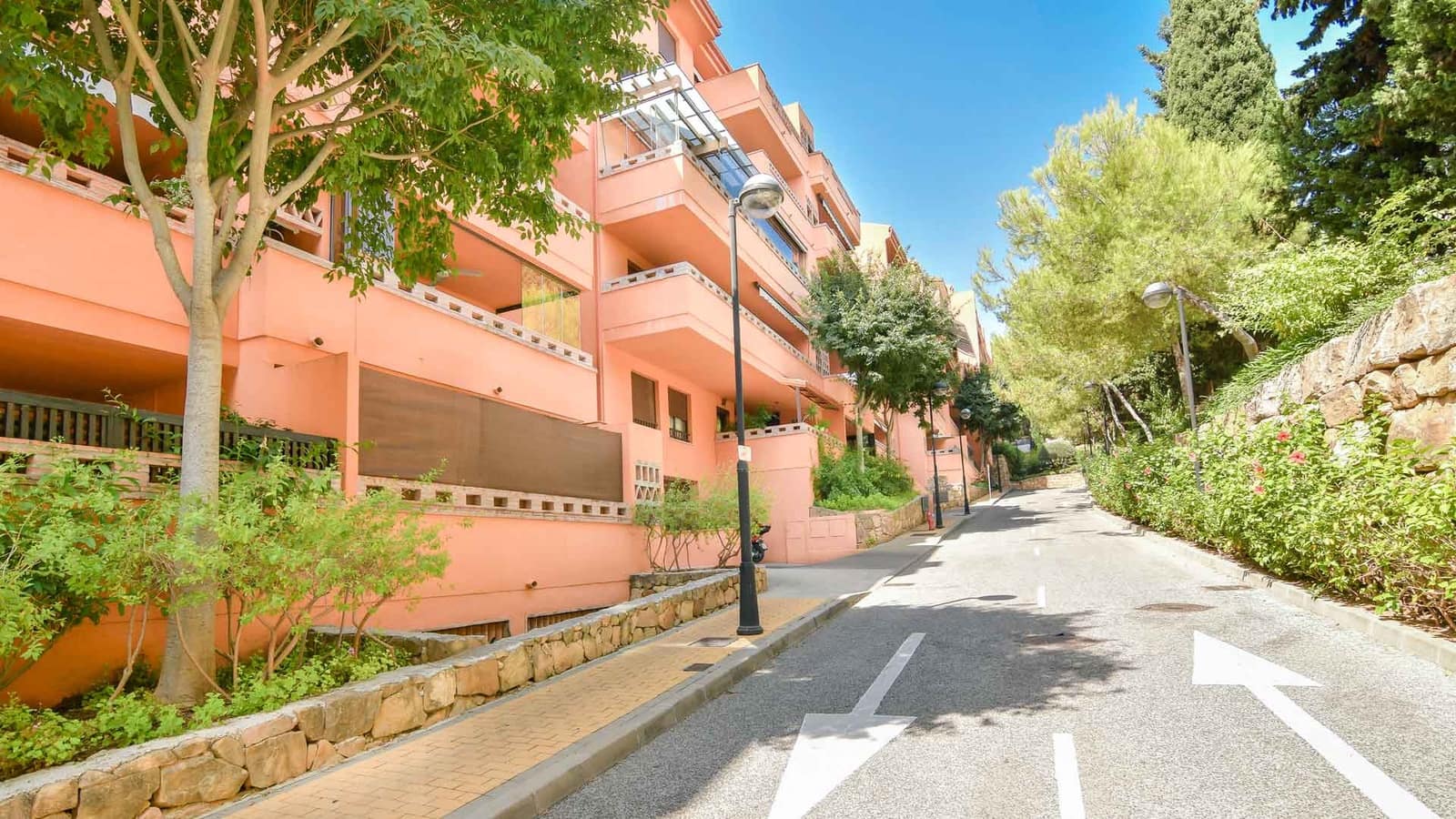 3 makuuhuone Huoneisto myytävänä paikassa Golden Mile mukana uima-altaan - 845 000 € (Ref: 9904293)
