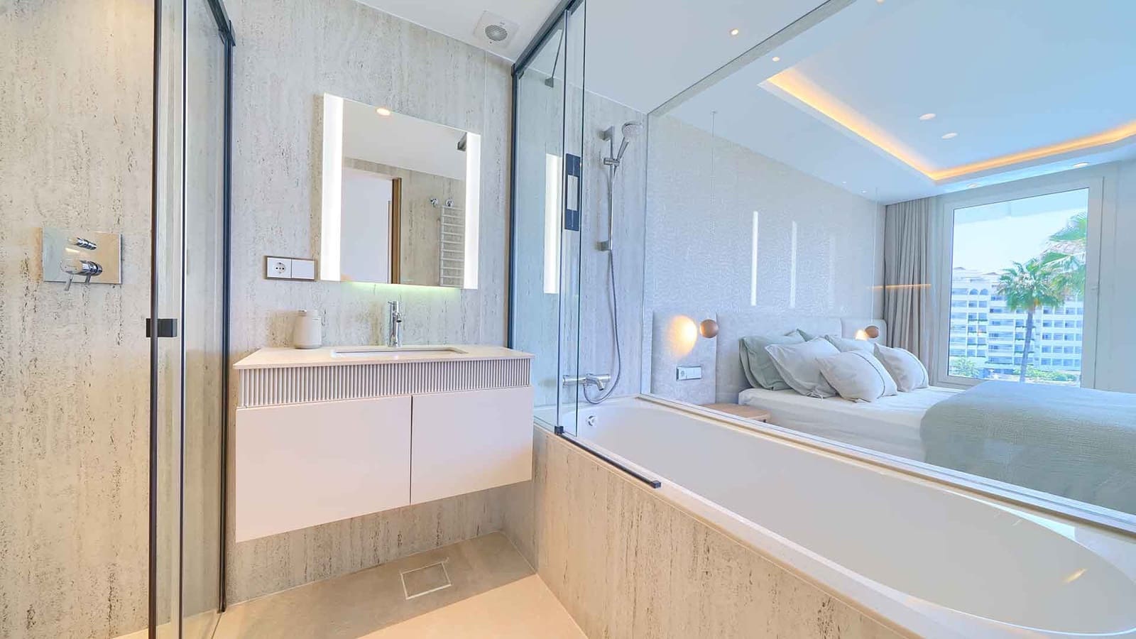 Apartamento de 3 habitaciones en Marbella en venta - 2.500.000 € (Ref: 9924339)