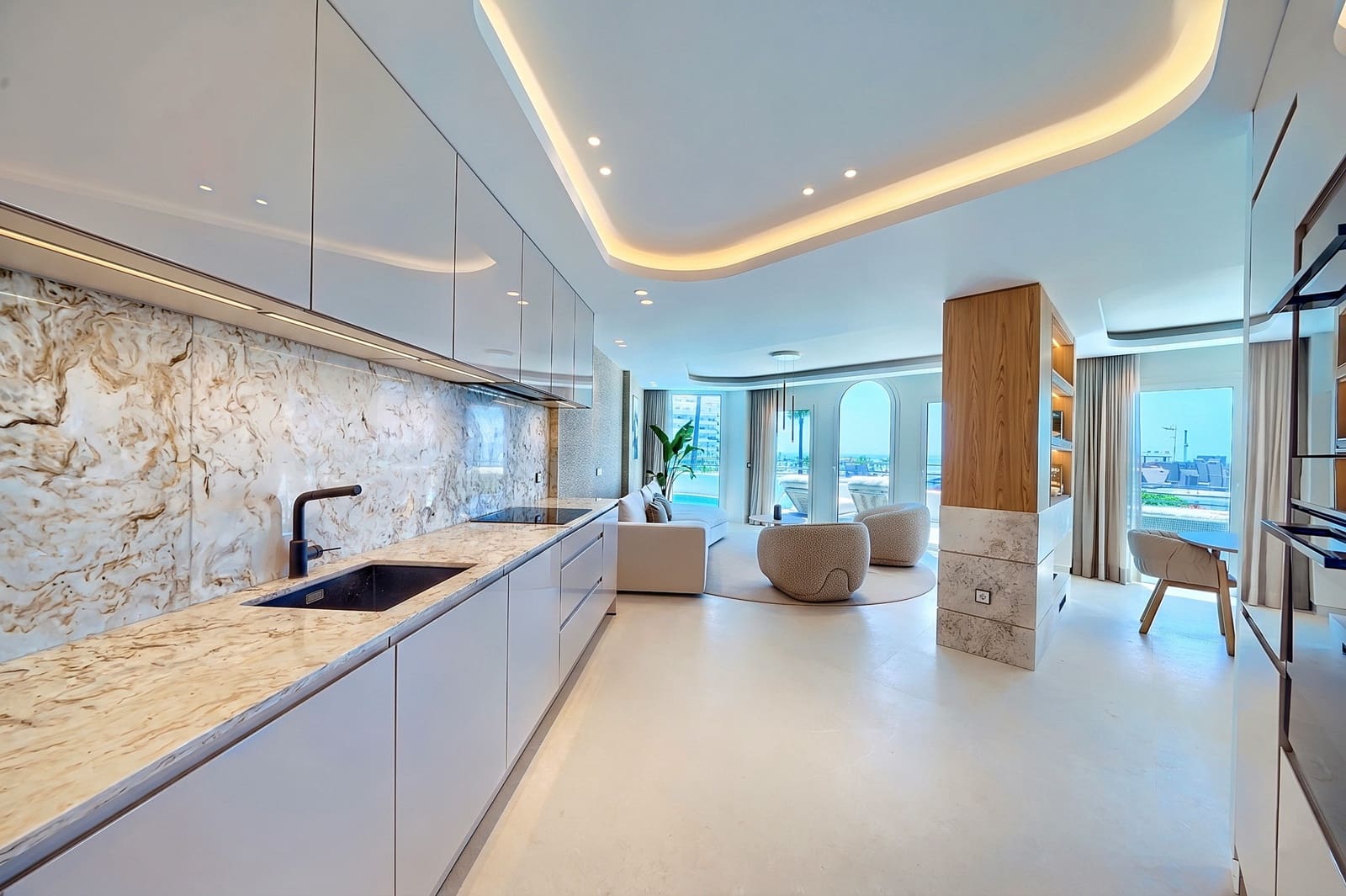 Apartamento de 3 habitaciones en Marbella en venta - 2.500.000 € (Ref: 9924339)