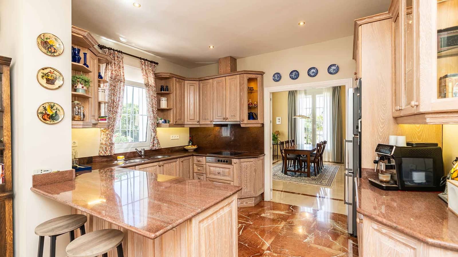 5 soverom Villa til salgs i Golden Mile med svømmebasseng - € 5 500 000 (Ref: 9929079)