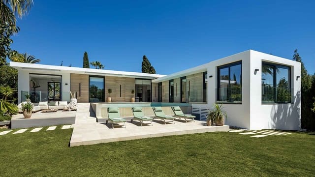 Chalet de 5 habitaciones en Nueva Andalucía Centro, Marbella en venta con piscina - 3.950.000 € (Ref: 9936099)