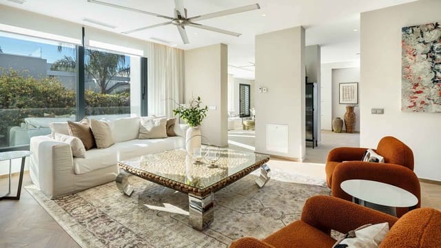 Chalet de 5 habitaciones en Nueva Andalucía Centro, Marbella en venta con piscina - 3.950.000 € (Ref: 9936099)