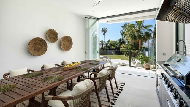 Chalet de 5 habitaciones en Nueva Andalucía Centro, Marbella en venta con piscina - 3.950.000 € (Ref: 9936099)
