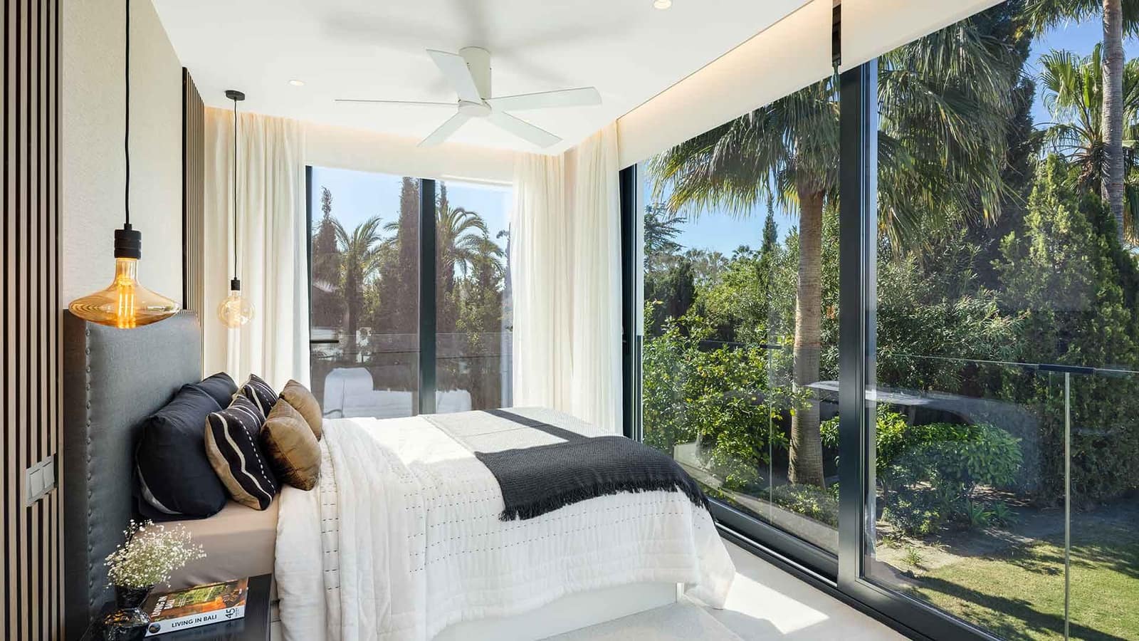 5 bedroom Villa for sale in Nueva Andalucia with pool - € 3,950,000 (Ref: 9936099)