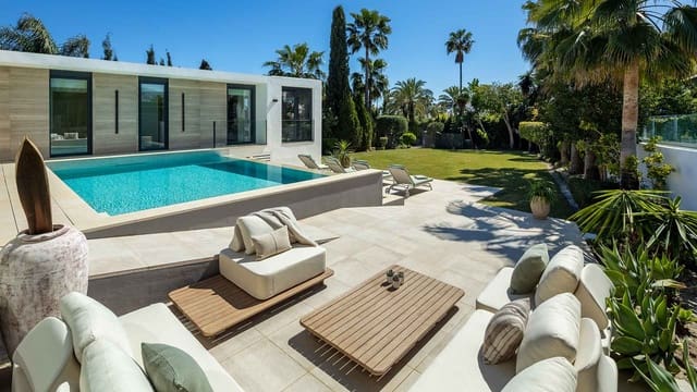 Chalet de 5 habitaciones en Nueva Andalucía Centro, Marbella en venta con piscina - 3.950.000 € (Ref: 9936099)