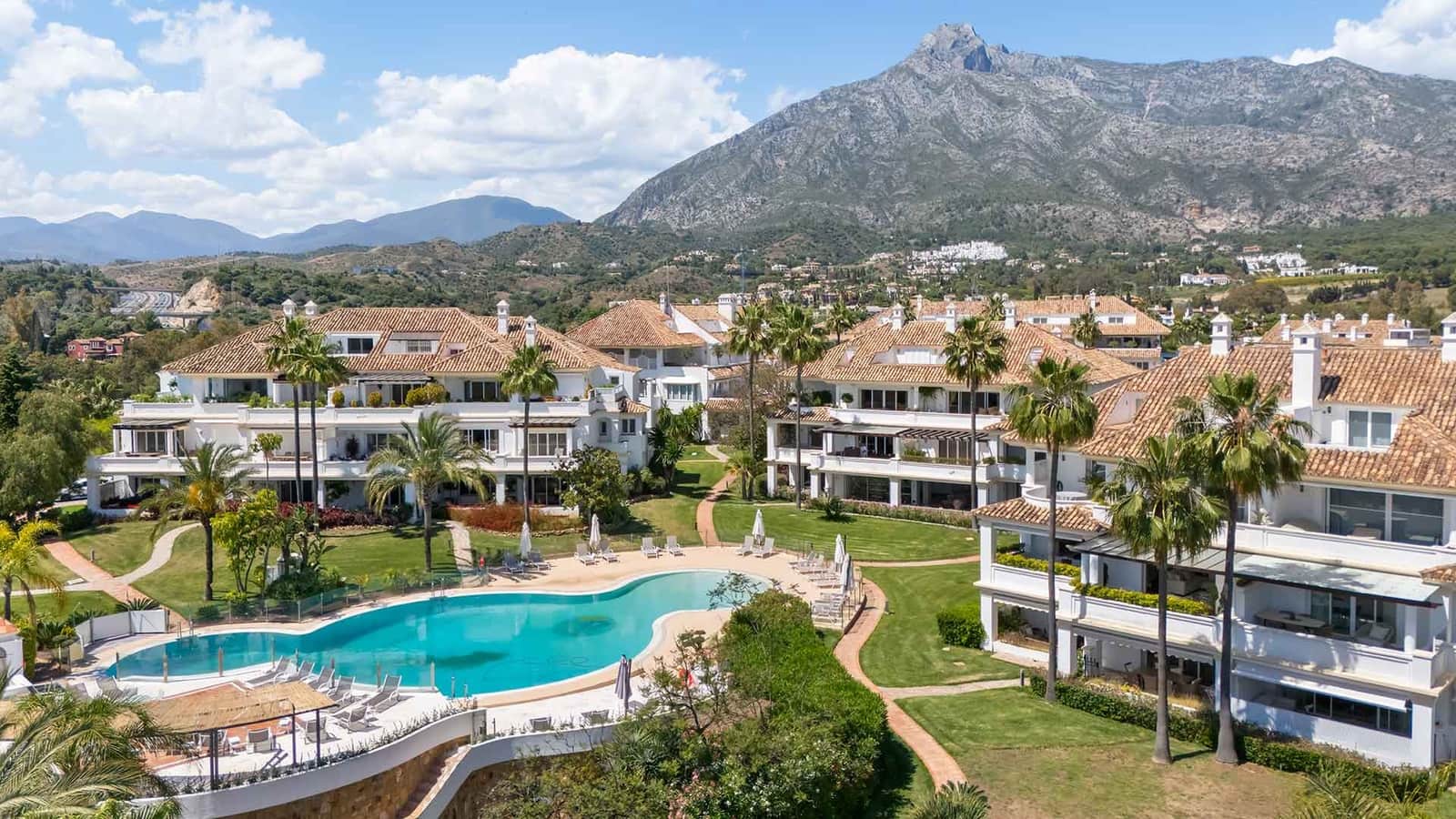 3 soverom Leilighet til salgs i Golden Mile med svømmebasseng - € 2 495 000 (Ref: 9936100)