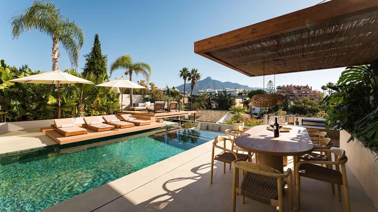 Chalet de 5 habitaciones en Nueva Andalucia en venta con piscina - 2.995.000 € (Ref: 9936101)