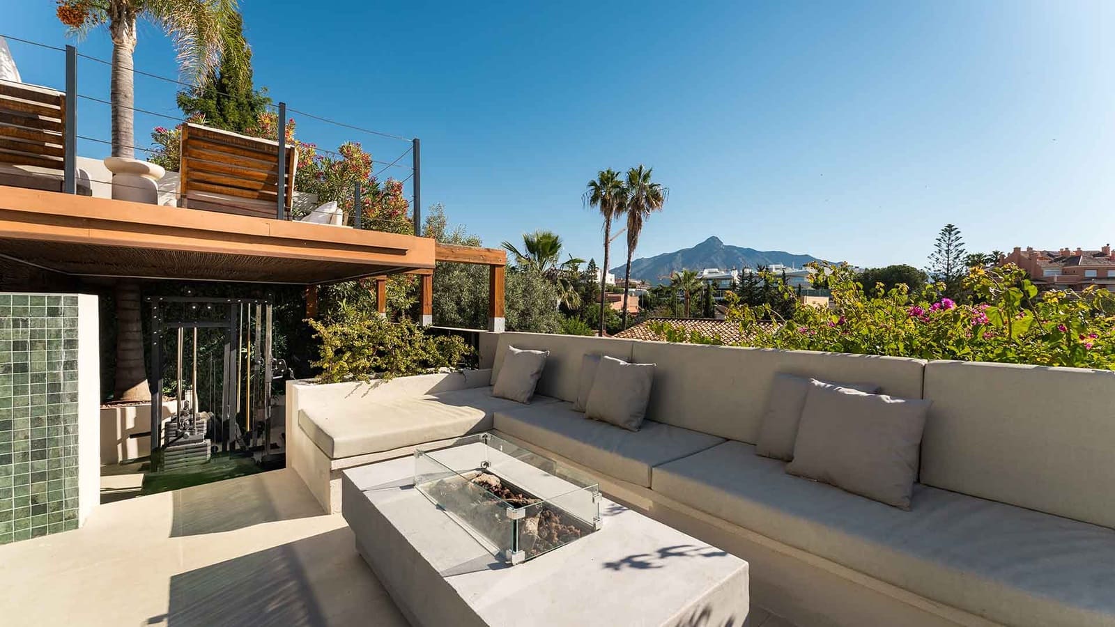 Chalet de 5 habitaciones en Nueva Andalucia en venta con piscina - 2.995.000 € (Ref: 9936101)