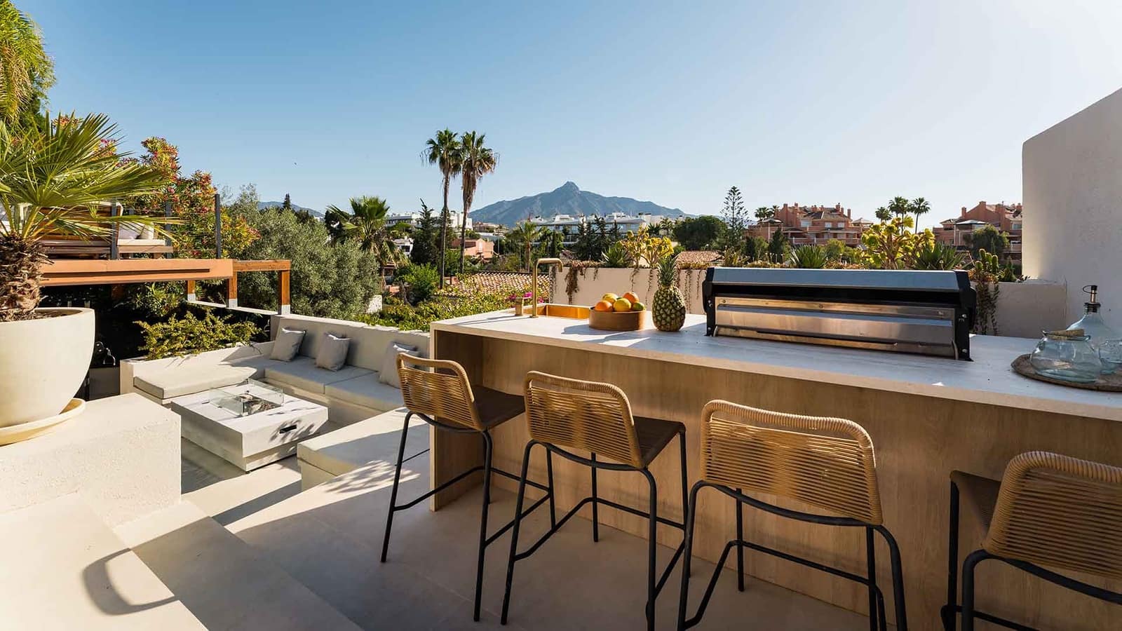Chalet de 5 habitaciones en Nueva Andalucia en venta con piscina - 2.995.000 € (Ref: 9936101)