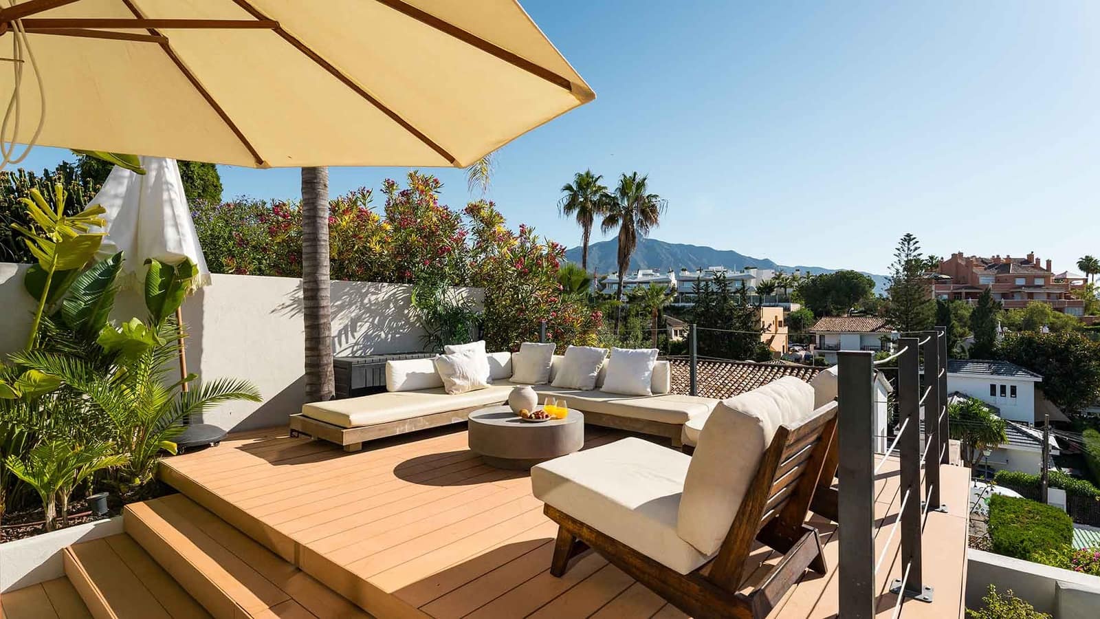 Chalet de 5 habitaciones en Nueva Andalucia en venta con piscina - 2.995.000 € (Ref: 9936101)