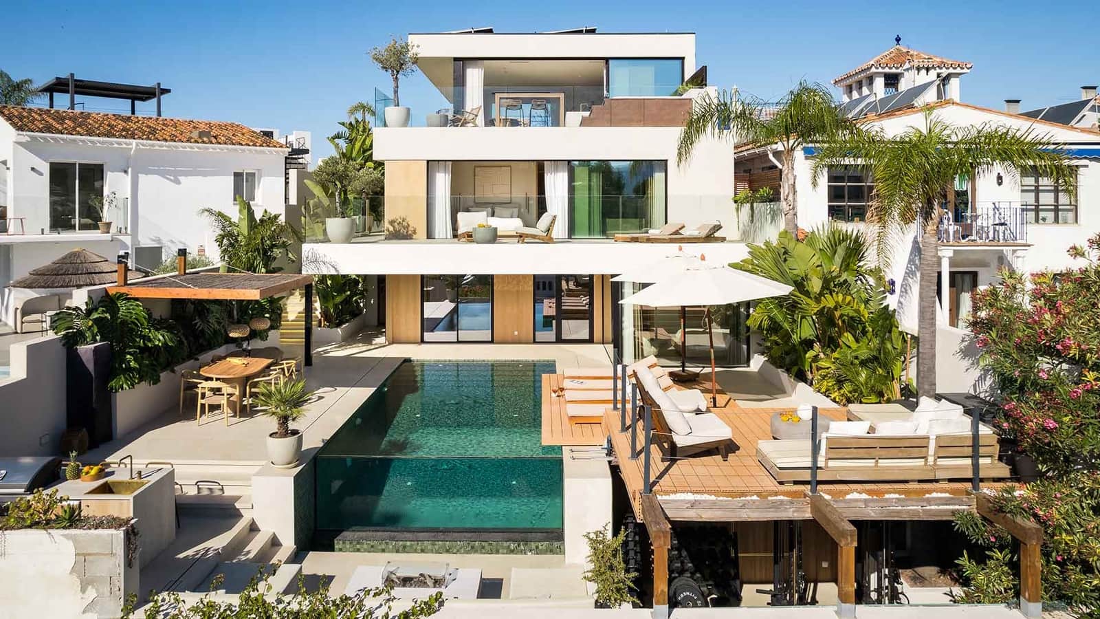 Chalet de 5 habitaciones en Nueva Andalucia en venta con piscina - 2.995.000 € (Ref: 9936101)