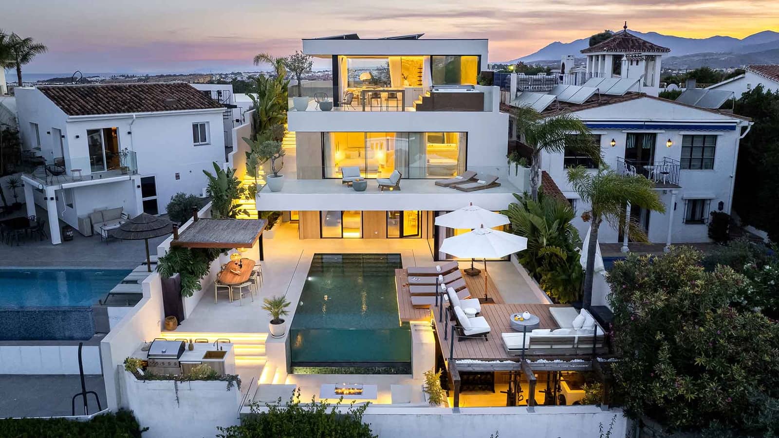 Chalet de 5 habitaciones en Nueva Andalucia en venta con piscina - 2.995.000 € (Ref: 9936101)