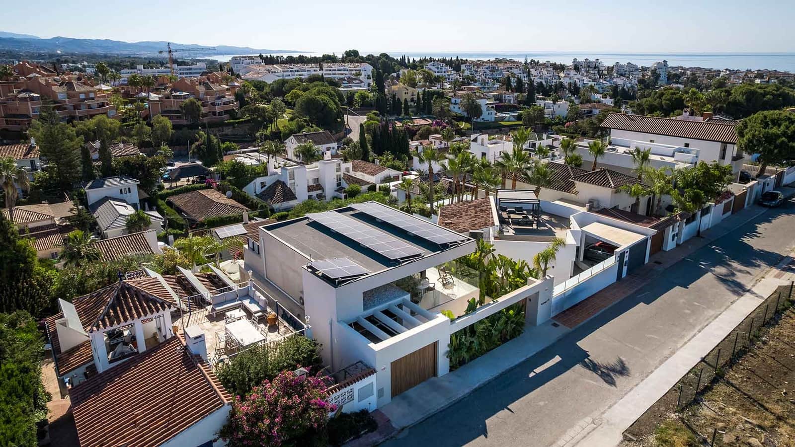 Chalet de 5 habitaciones en Nueva Andalucia en venta con piscina - 2.995.000 € (Ref: 9936101)