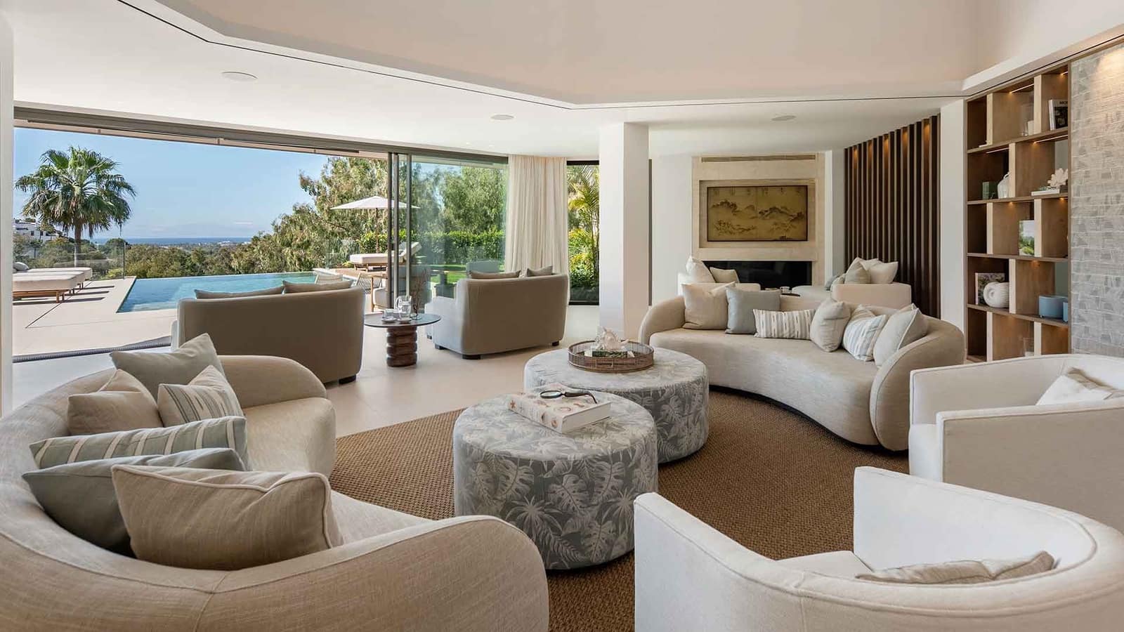 Villa for sale in Benahavis with pool - € 7,470,000 (Ref: 9936102)
