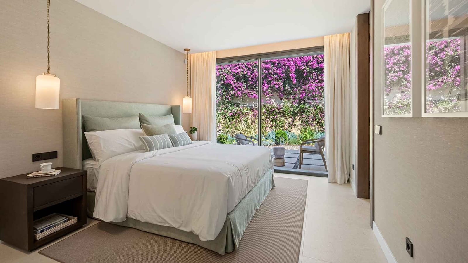 Villa for sale in Benahavis with pool - € 7,470,000 (Ref: 9936102)