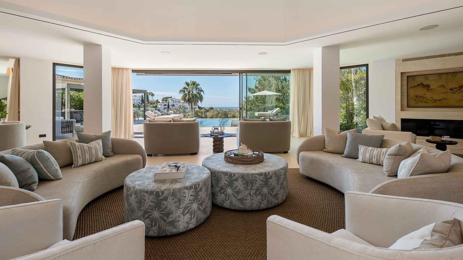 Villa for sale in Benahavis with pool - € 7,470,000 (Ref: 9936102)