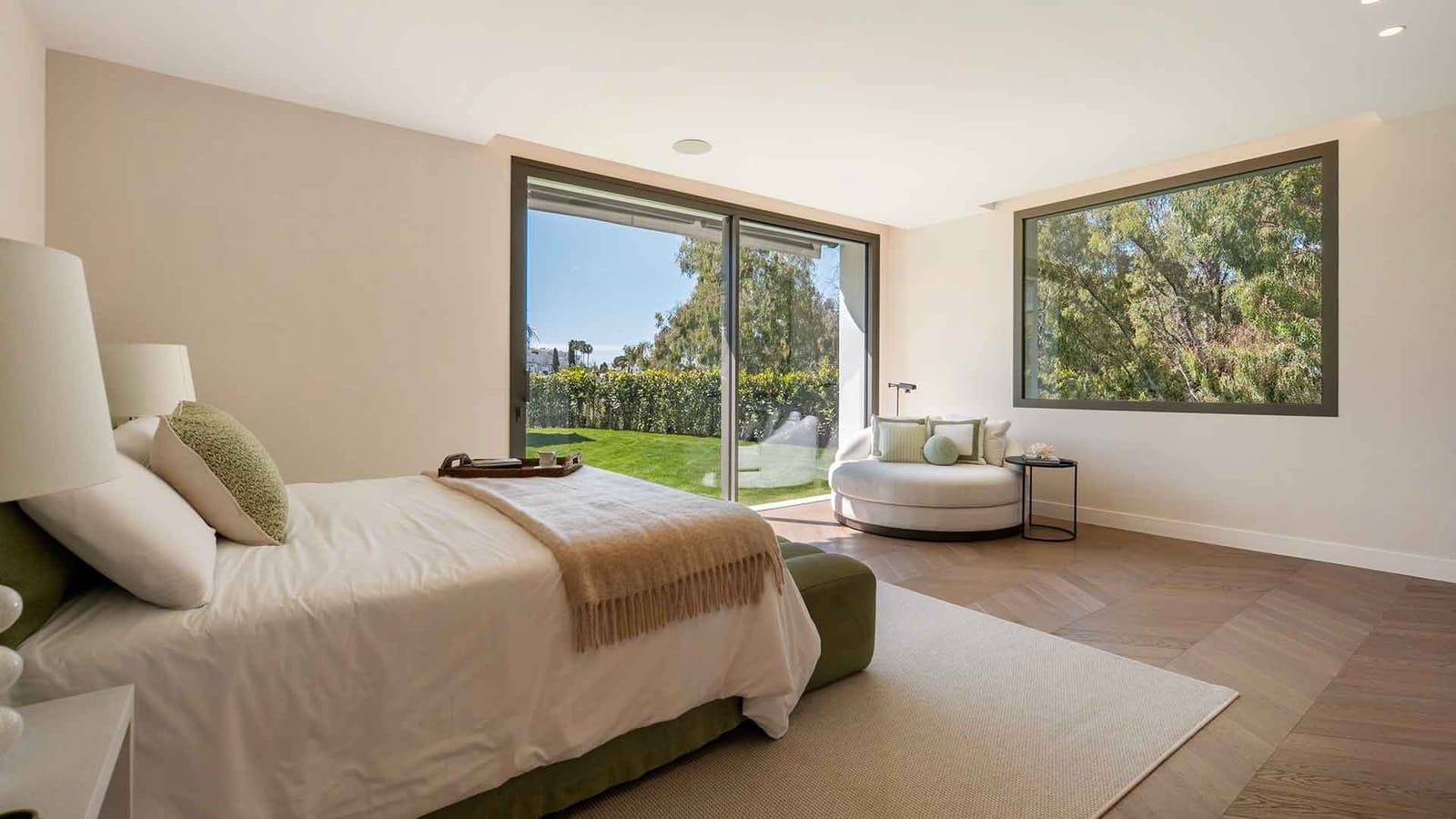 Villa for sale in Benahavis with pool - € 7,470,000 (Ref: 9936102)