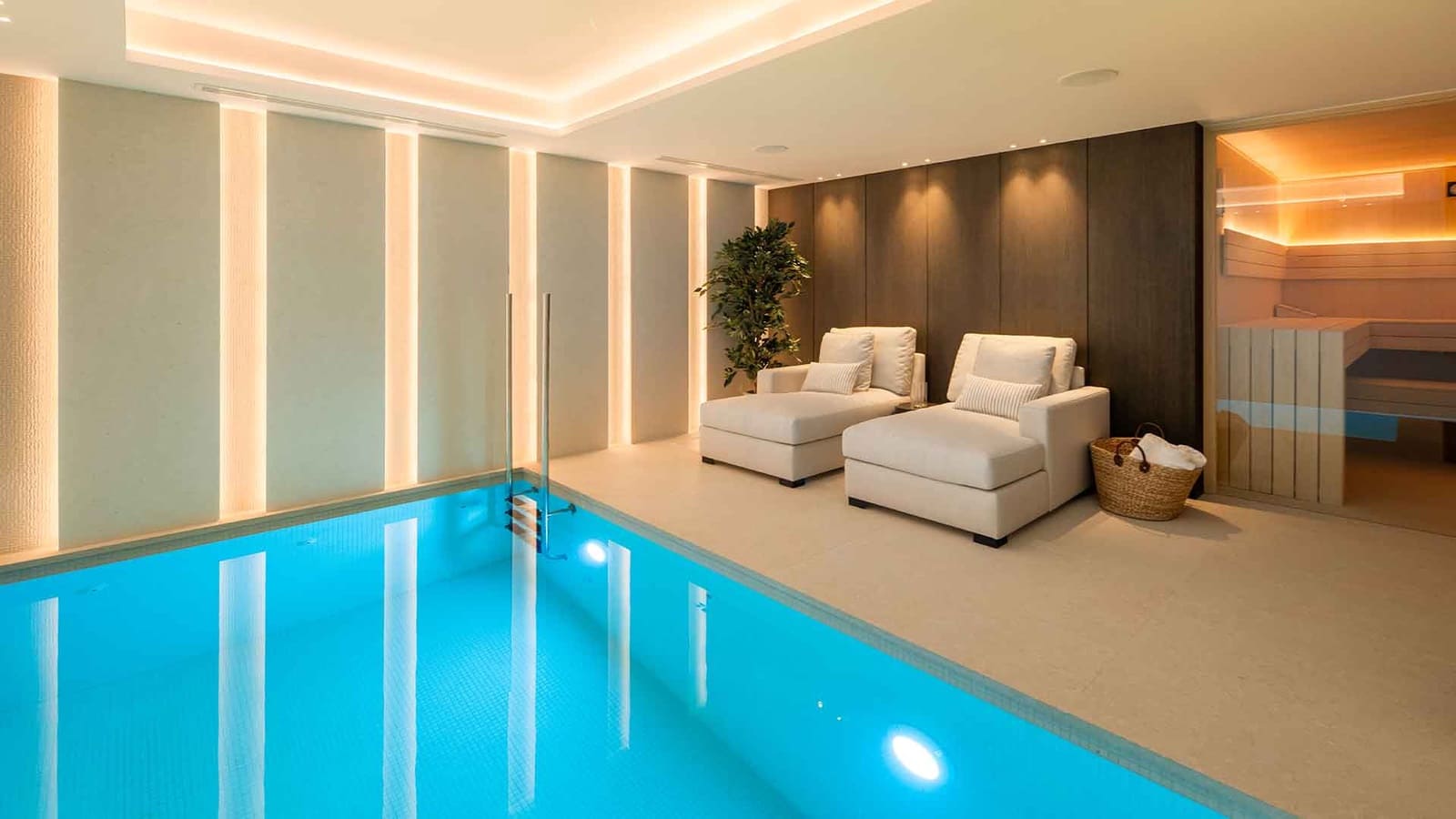 Villa for sale in Benahavis with pool - € 7,470,000 (Ref: 9936102)