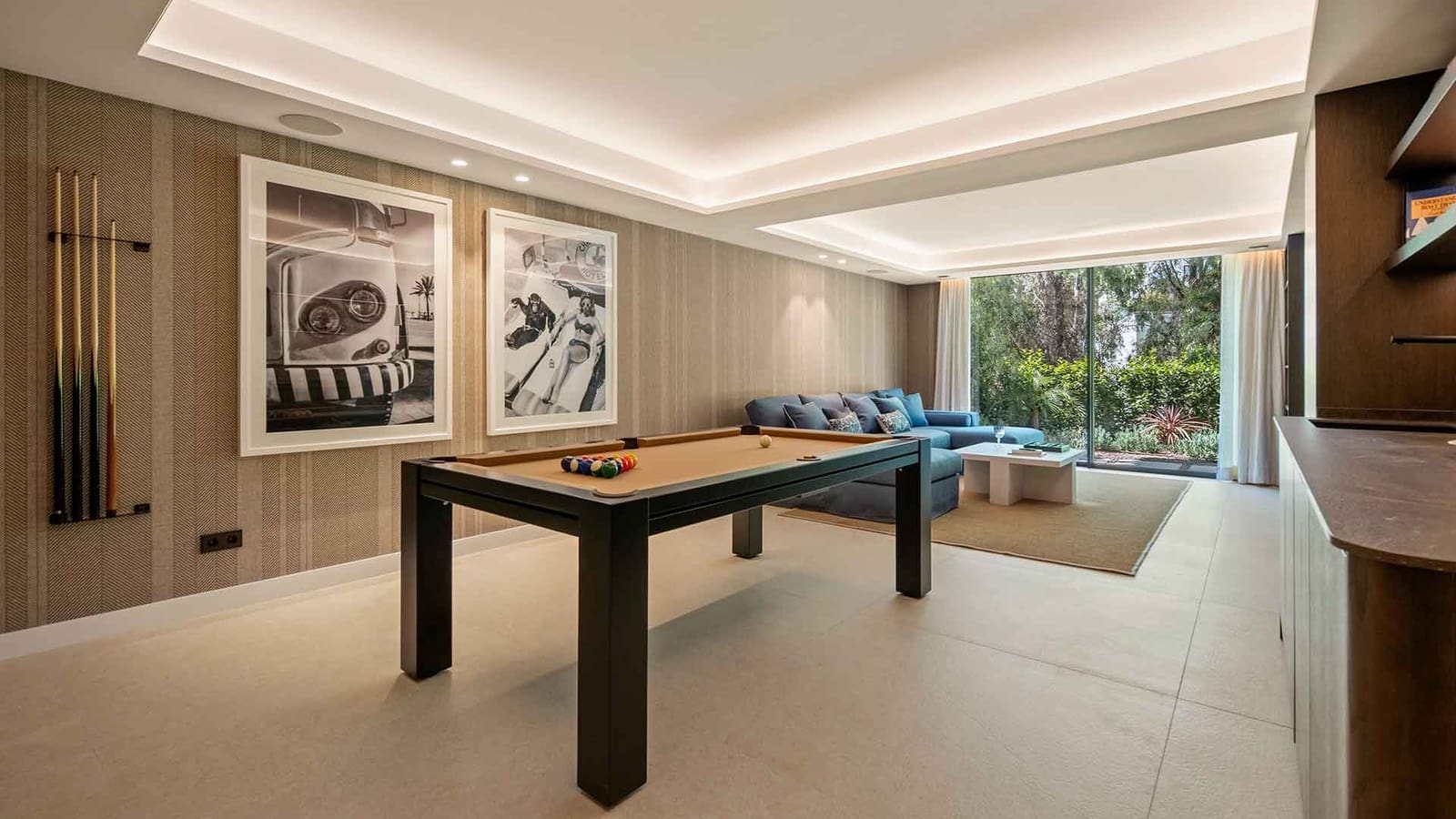 Villa for sale in Benahavis with pool - € 7,470,000 (Ref: 9936102)