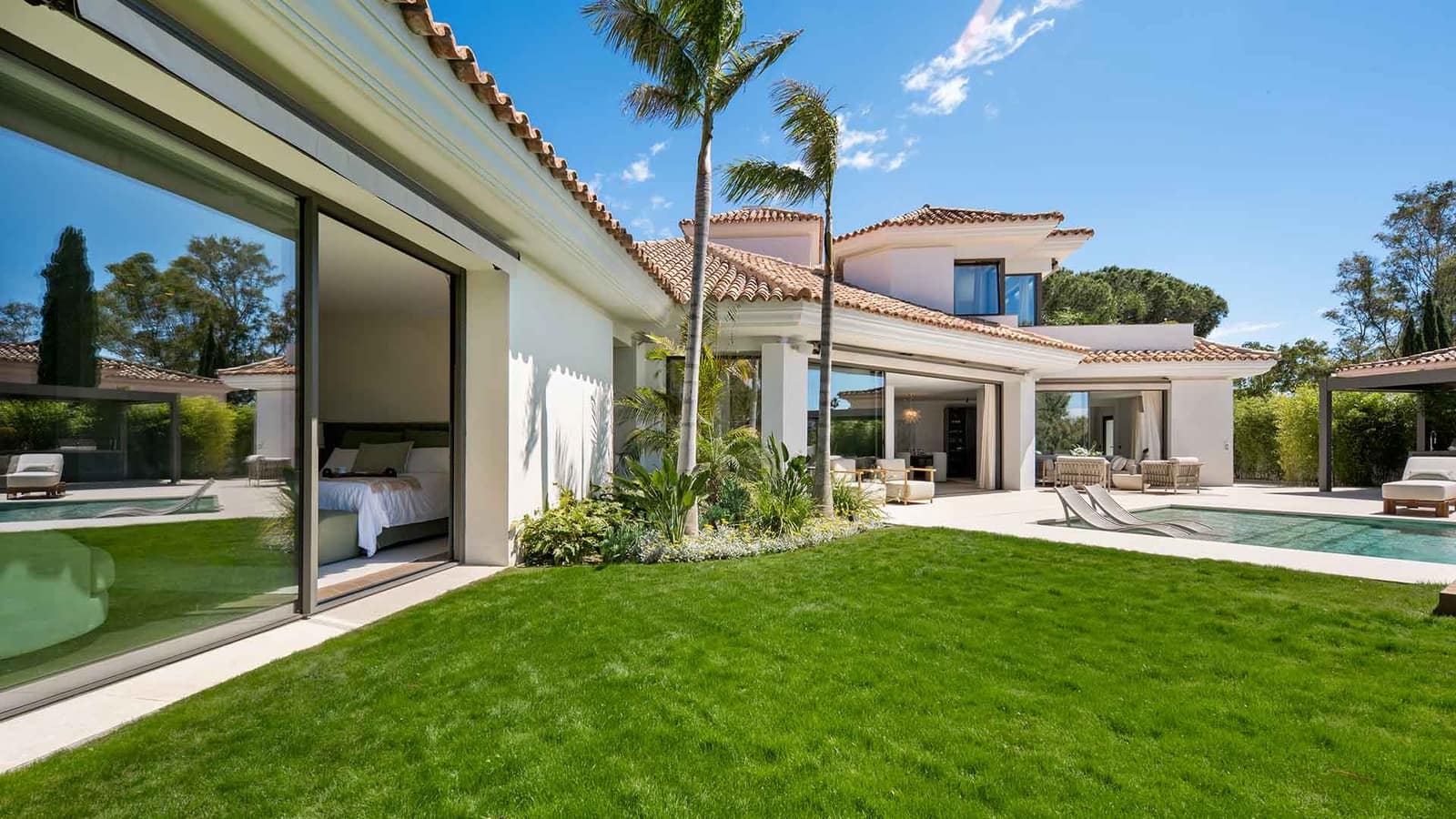 Villa for sale in Benahavis with pool - € 7,470,000 (Ref: 9936102)