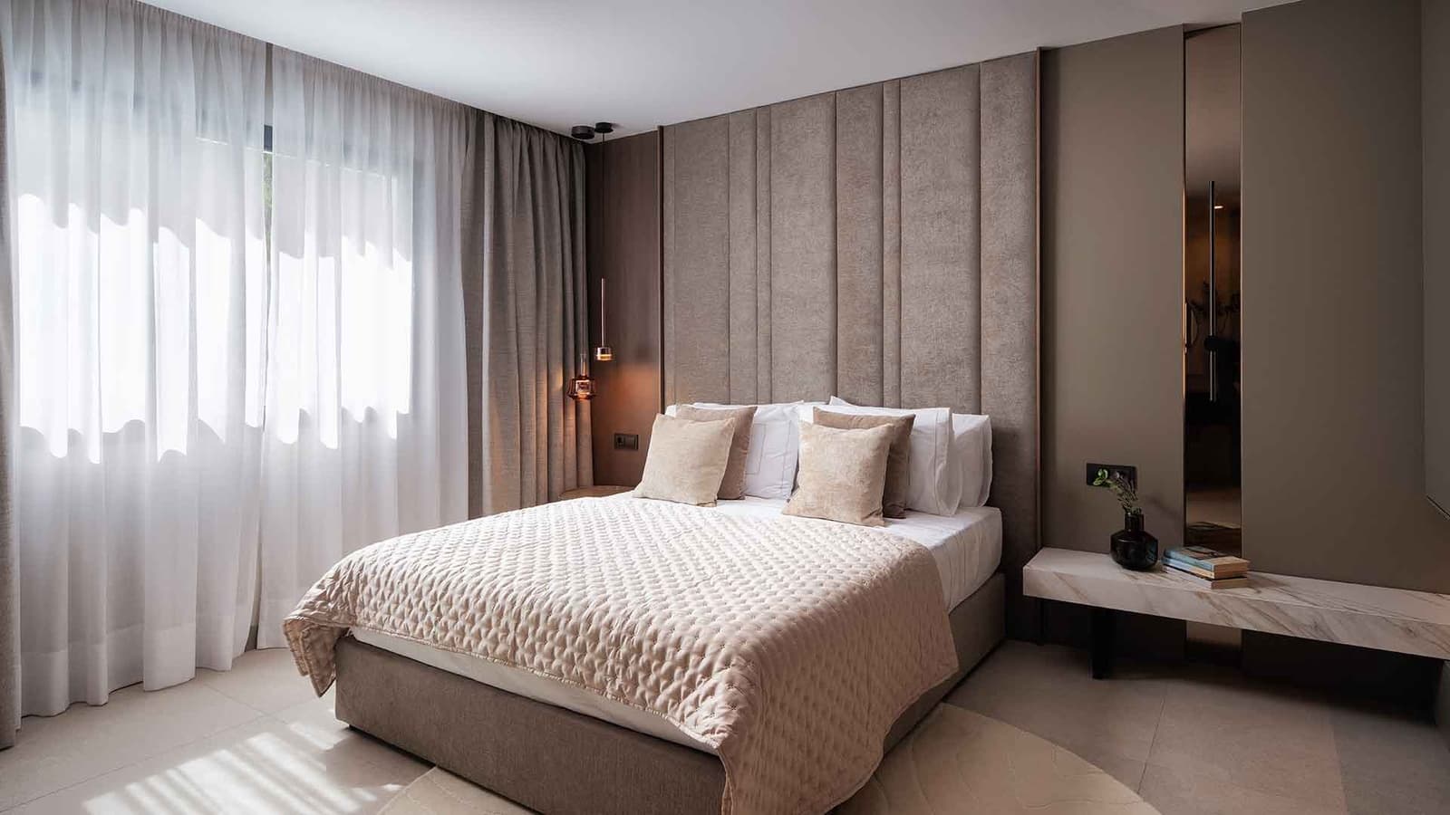 Ático de 3 habitaciones en Golden Mile en venta con piscina - 2.490.000 € (Ref: 9936103)