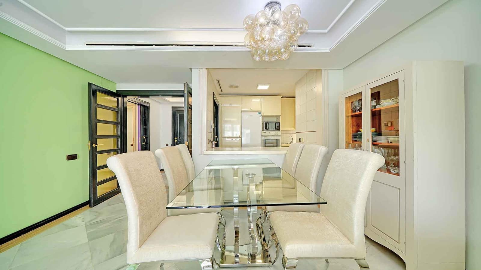 1 soveværelse Lejlighed til salg i Marbella med swimmingpool - € 850.000 (Ref: 9936105)