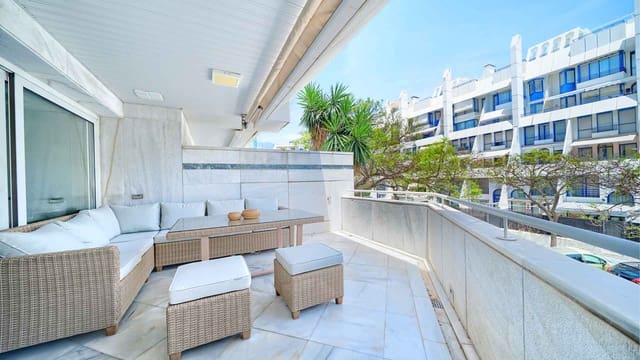 1 soveværelse Lejlighed til salg i Playa Bajadilla - Puertos, Marbella med swimmingpool - € 850.000 (Ref: 9936105)