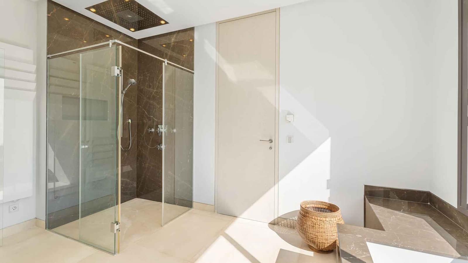 5 quarto Moradia para venda em La Quinta com piscina - 4 950 000 € (Ref: 9936106)