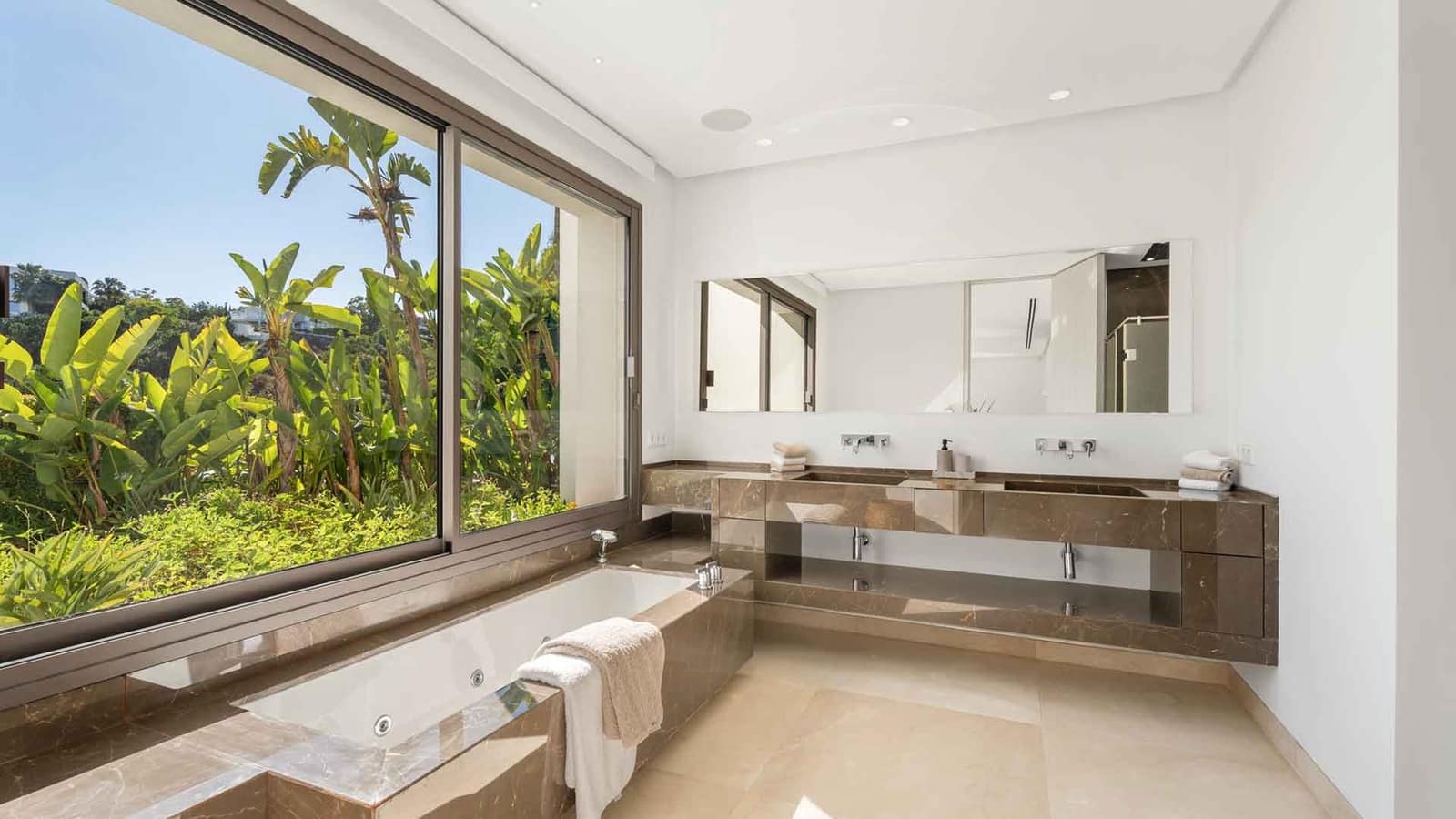 5 quarto Moradia para venda em La Quinta com piscina - 4 950 000 € (Ref: 9936106)