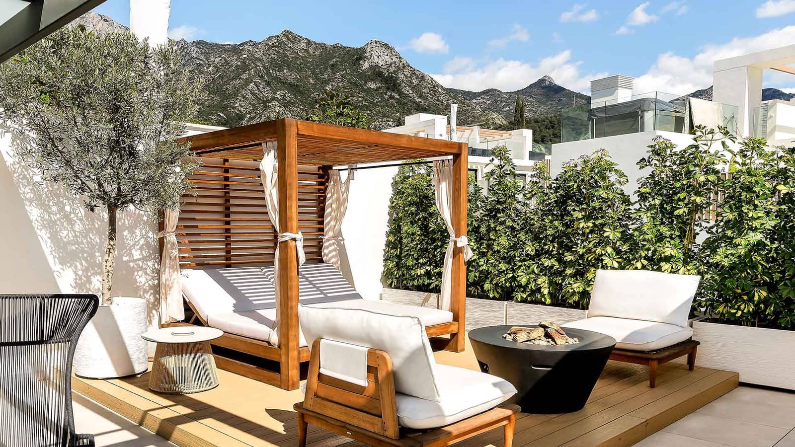 4 bedroom Villa for sale in Golden Mile with pool - € 3,500,000 (Ref: 9936107)