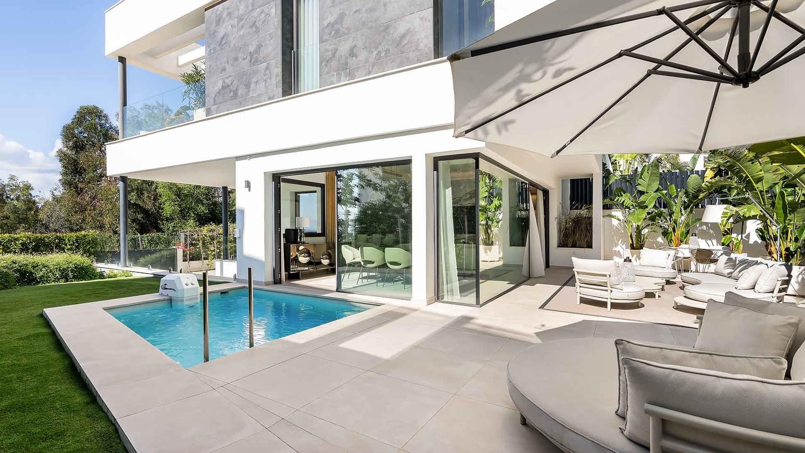 4 bedroom Villa for sale in Golden Mile with pool - € 3,500,000 (Ref: 9936107)