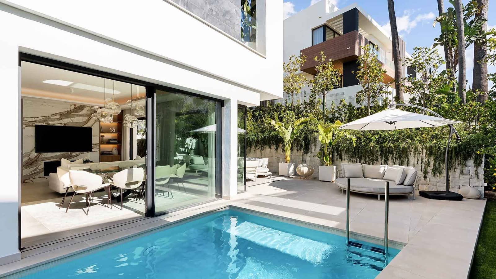 4 bedroom Villa for sale in Golden Mile with pool - € 3,500,000 (Ref: 9936107)