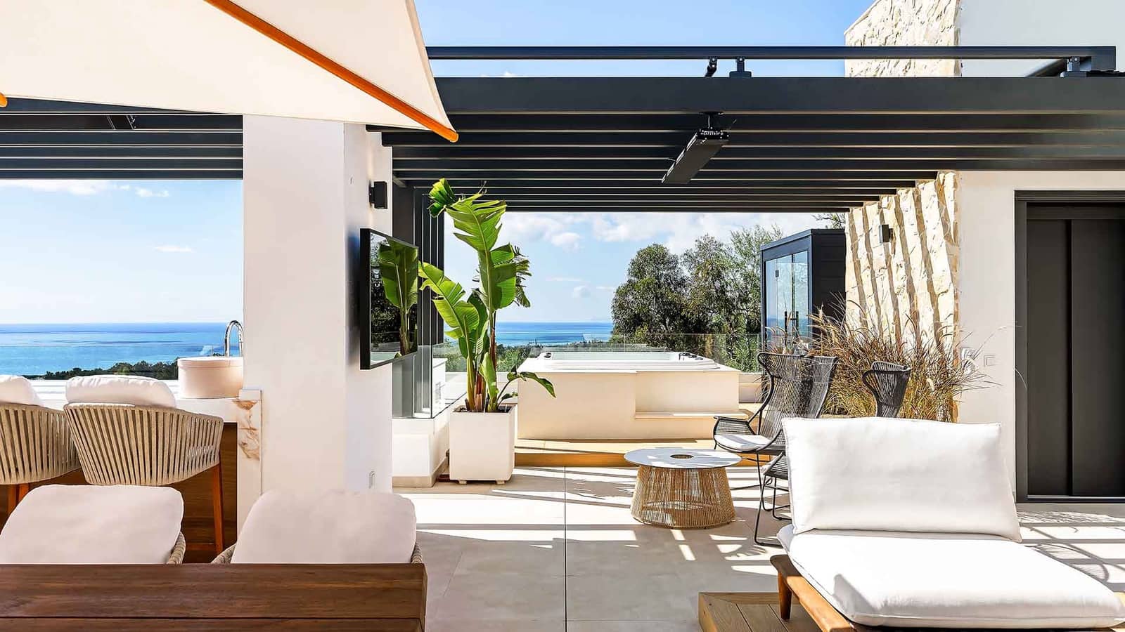 4 bedroom Villa for sale in Golden Mile with pool - € 3,500,000 (Ref: 9936107)