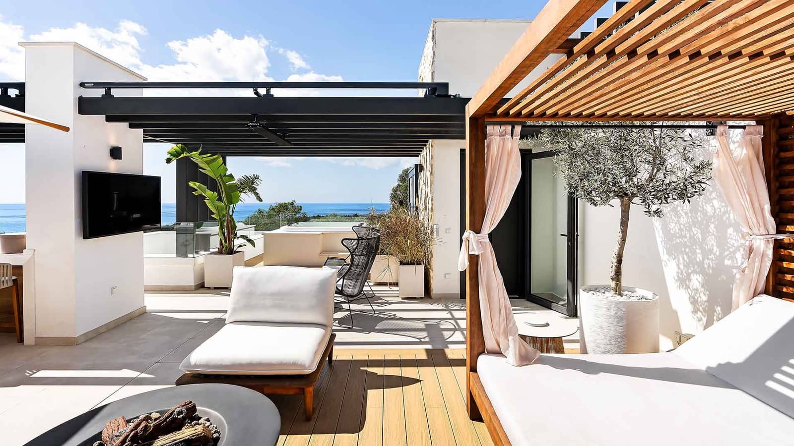 4 bedroom Villa for sale in Golden Mile with pool - € 3,500,000 (Ref: 9936107)
