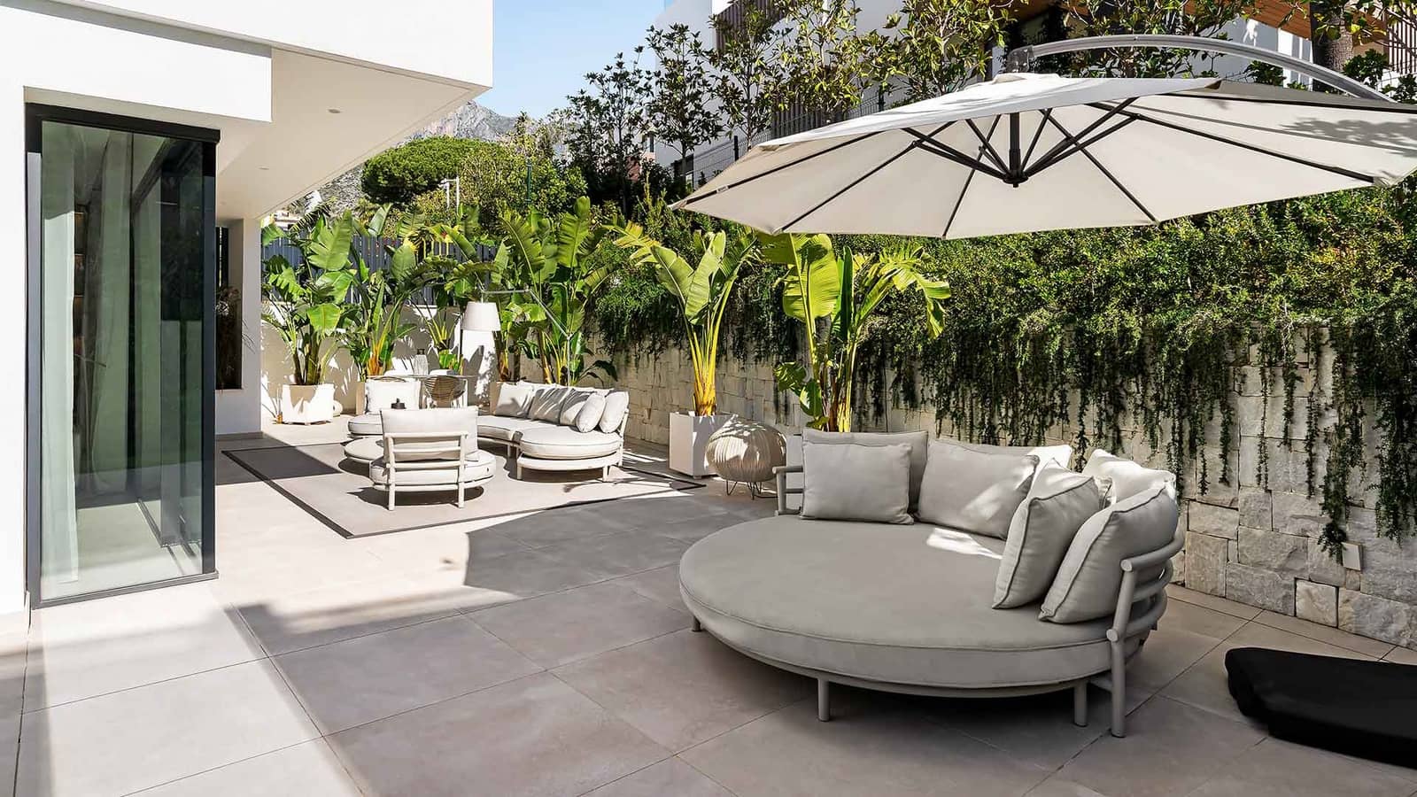 4 bedroom Villa for sale in Golden Mile with pool - € 3,500,000 (Ref: 9936107)