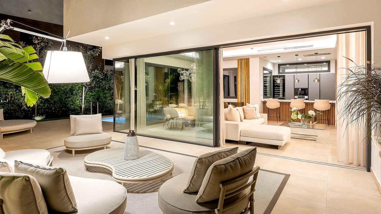 4 bedroom Villa for sale in Golden Mile with pool - € 3,500,000 (Ref: 9936107)