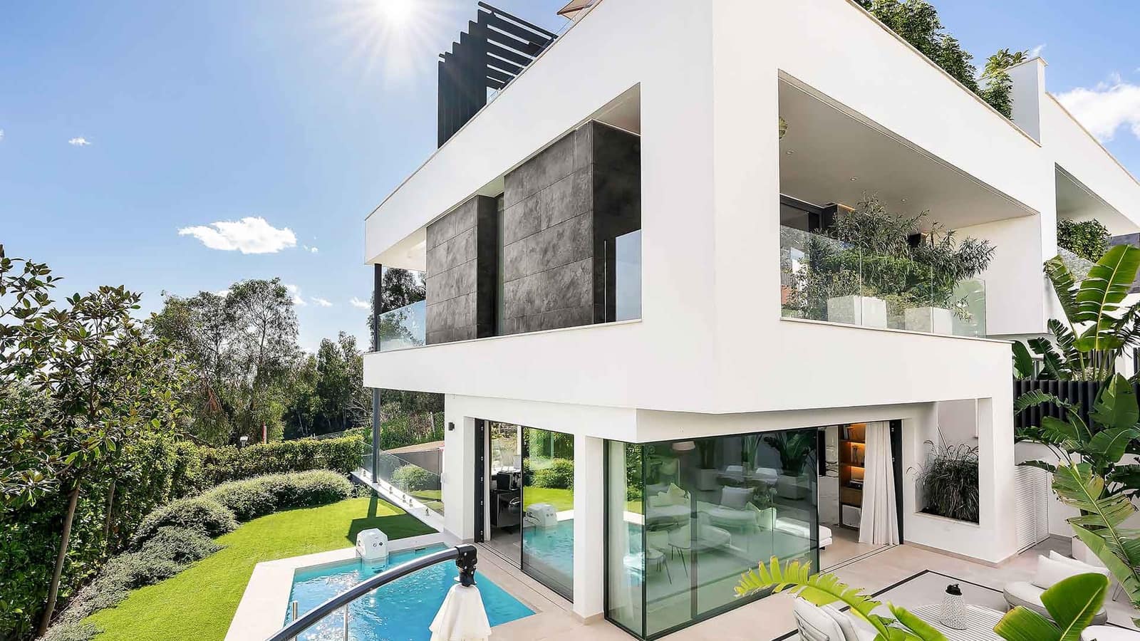 4 bedroom Villa for sale in Golden Mile with pool - € 3,500,000 (Ref: 9936107)