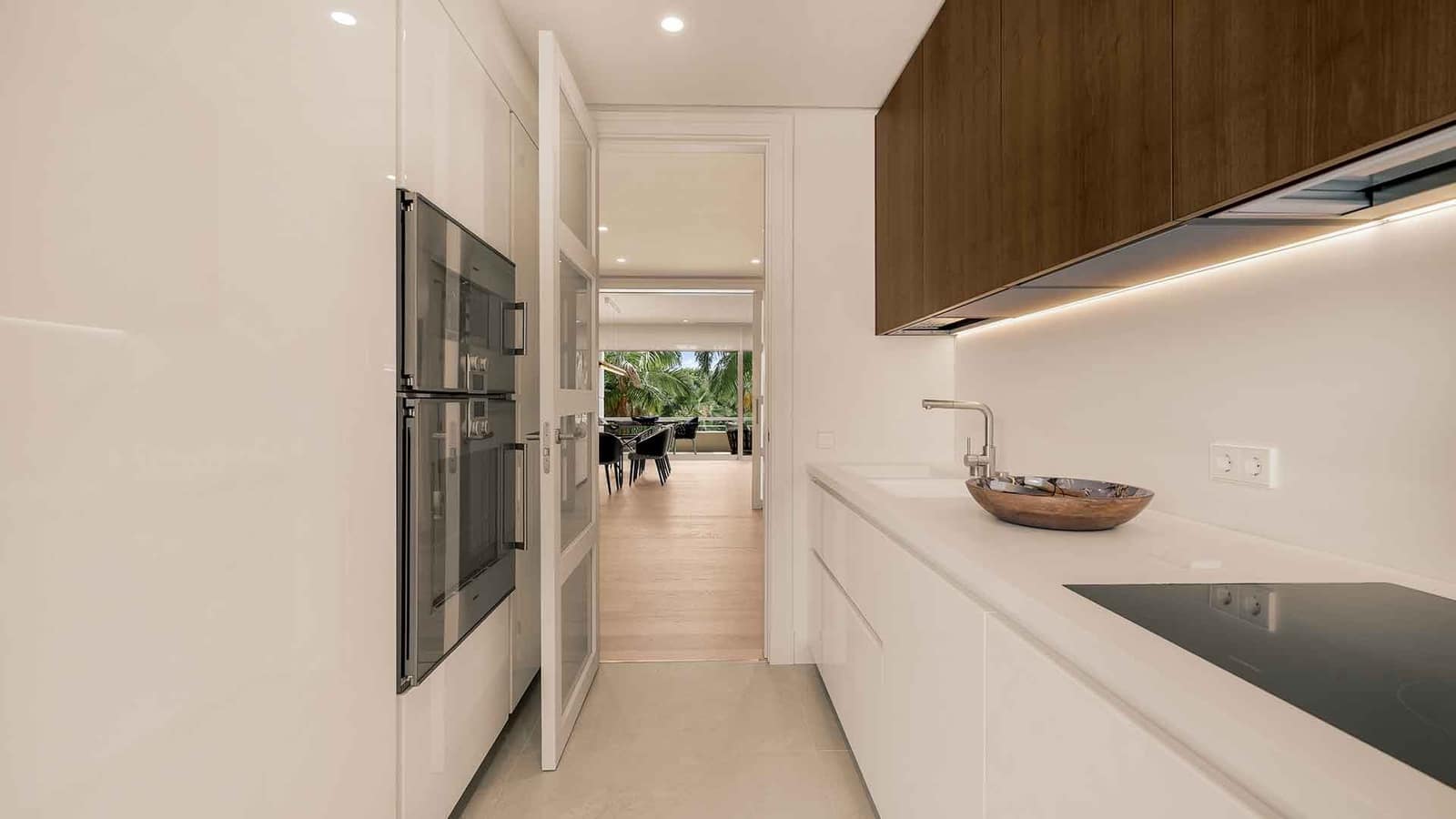 3 bedroom Apartment for sale in Golden Mile with pool - € 2,150,000 (Ref: 9942049)
