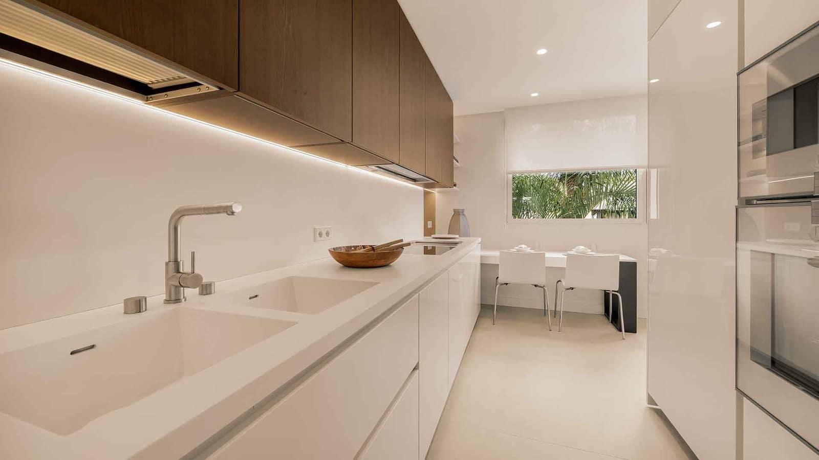 3 bedroom Apartment for sale in Golden Mile with pool - € 2,150,000 (Ref: 9942049)