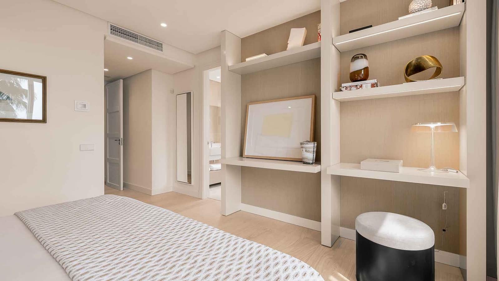 3 bedroom Apartment for sale in Golden Mile with pool - € 2,150,000 (Ref: 9942049)