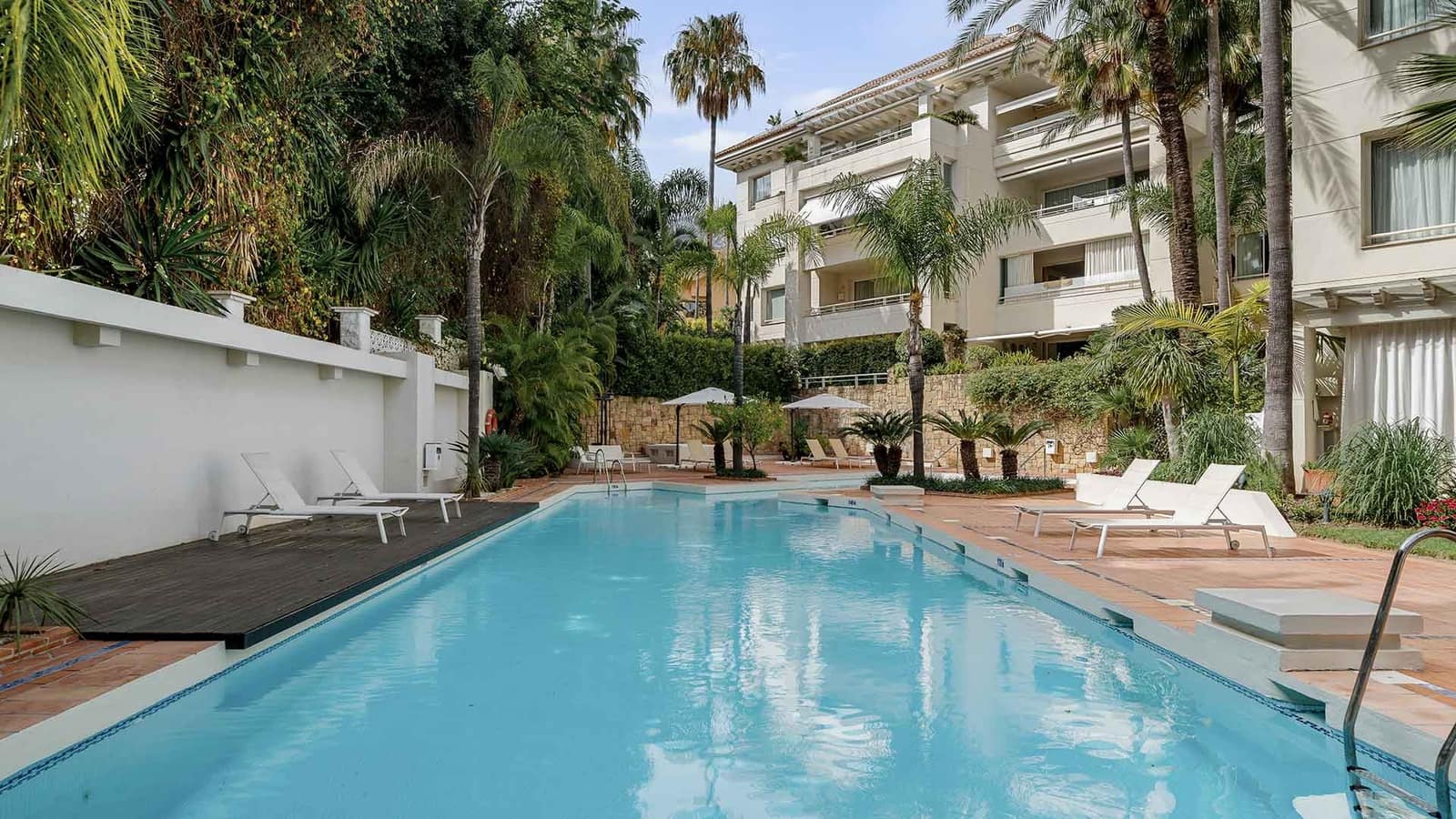 3 bedroom Apartment for sale in Golden Mile with pool - € 2,150,000 (Ref: 9942049)
