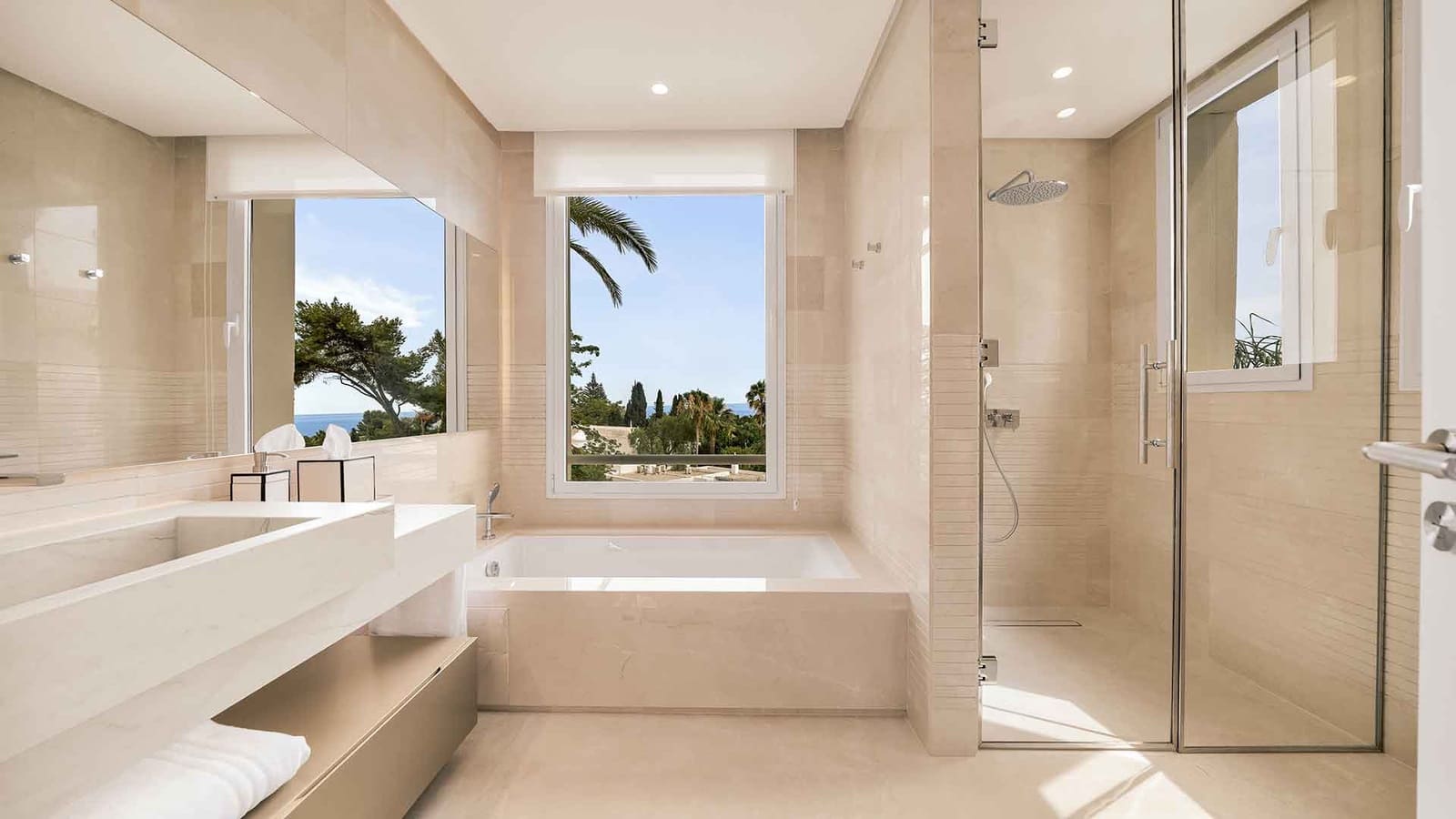 3 bedroom Apartment for sale in Golden Mile with pool - € 2,150,000 (Ref: 9942049)