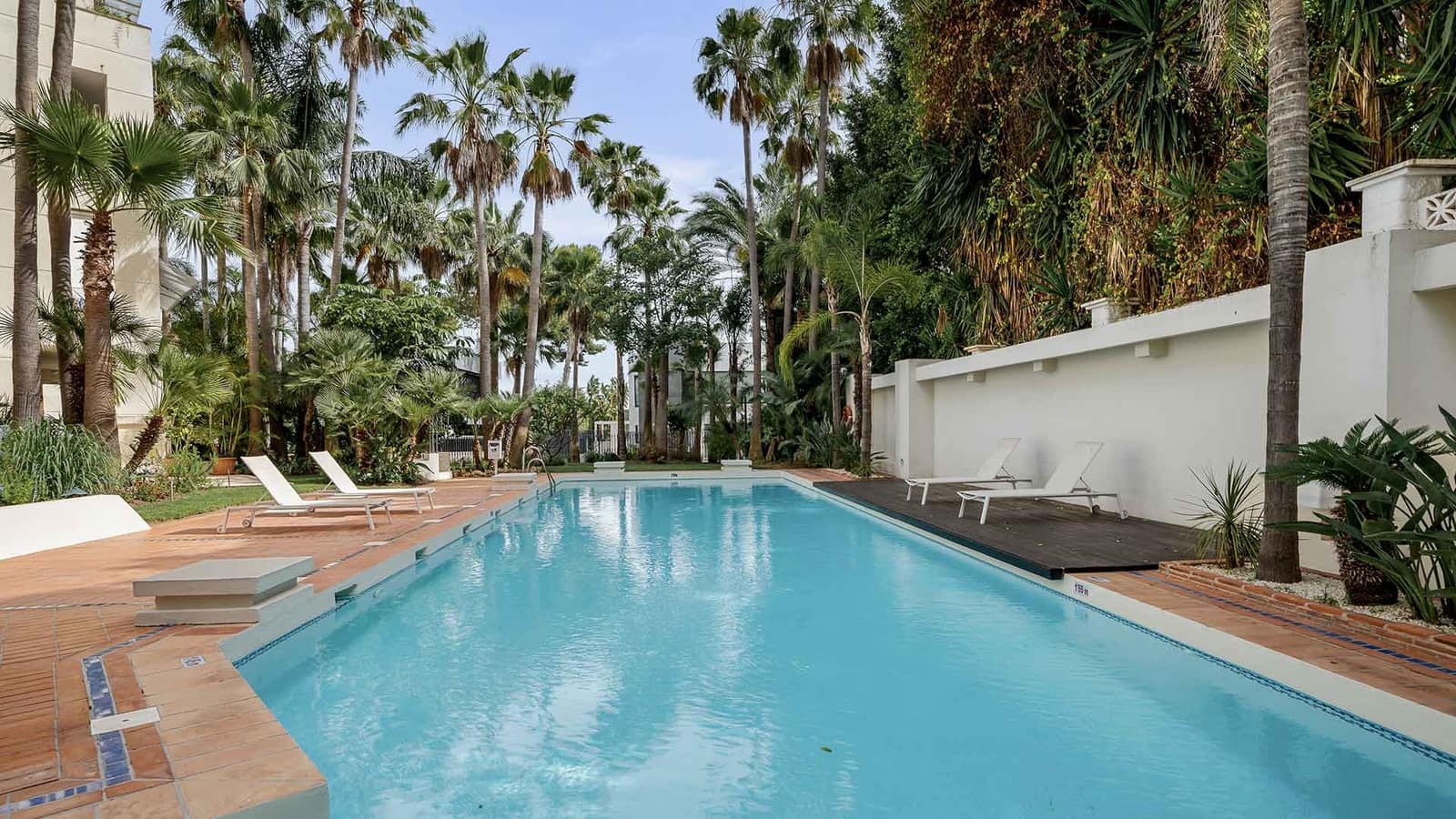 3 bedroom Apartment for sale in Golden Mile with pool - € 2,150,000 (Ref: 9942049)