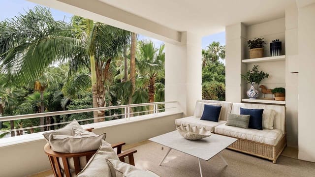 3 sypialnia Apartament na sprzedaż w Lomas De Marbella, Marbella z basenem - 2 150 000 € (Ref: 9942049)
