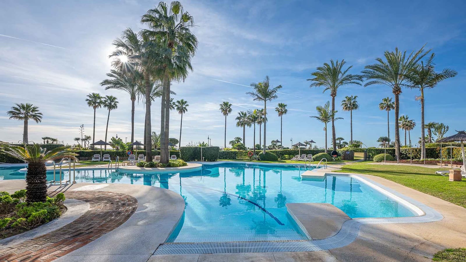 3 Zimmer Apartment zu verkaufen in Estepona mit Pool - 2.995.000 € (Ref: 9953968)
