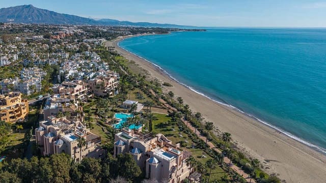 3 Zimmer Apartment zu verkaufen in Centro, Estepona mit Pool - 2.995.000 € (Ref: 9953968)