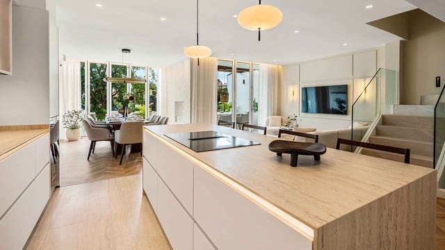5 chambre Maison de Ville à vendre à Lomas De Marbella, Marbella avec piscine - 2 495 000 € (Ref: 9953969)